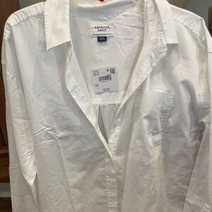 American Eagle Ladies Size Medium White Button Down. Brand New With Tags